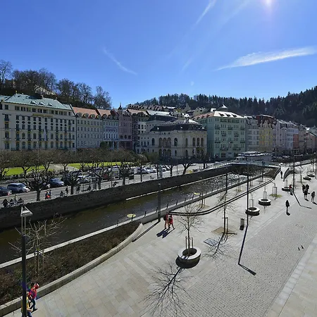 Ea Mozart Hotel KLV